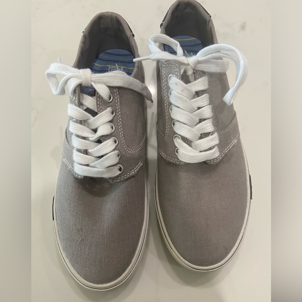 Penguin gray shoes